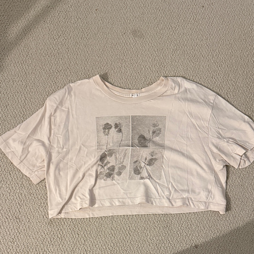 Garage Cropped Women's Graphic Tee in Cream